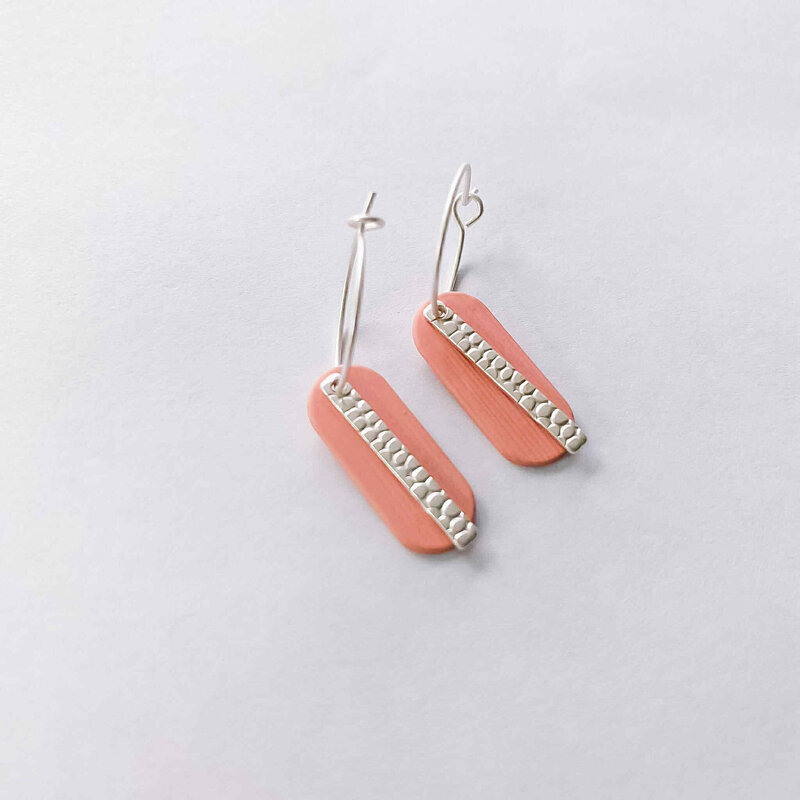 le marché sucré Le marché sucré: oorbellen zilver en lichtroze
