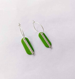 le marché sucré Le marché sucré: oorbellen zilver en grasgroen