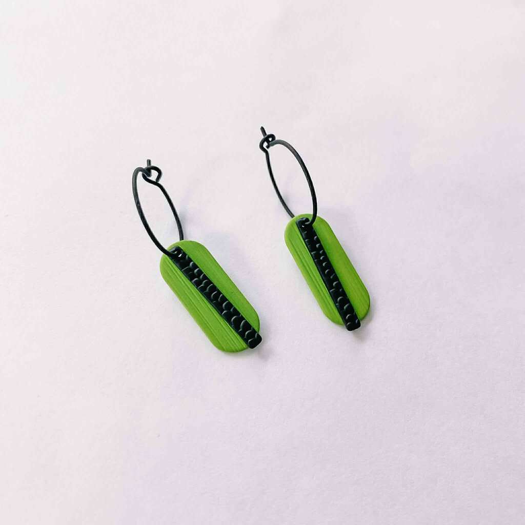 le marché sucré Le marché sucré: oorbellen zwart en grasgroen