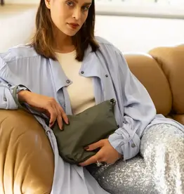 Tinne + Mia Tinne + Mia: Cross body baggy | olive night