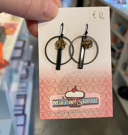 le marché sucré Le marché sucré: oorbellen hangers - goud + zwart