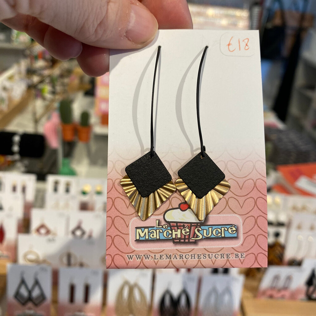 le marché sucré Le marché sucré:  oorbellen hangers - goud + zwart