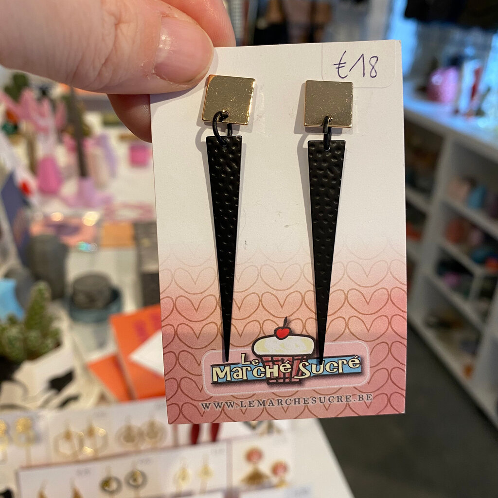 le marché sucré Le marché sucré:  oorbellen stekers - goud + zwart