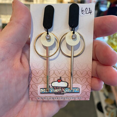 le marché sucré Le marché sucré: oorbellen stekers  - zwart, goud en ecru