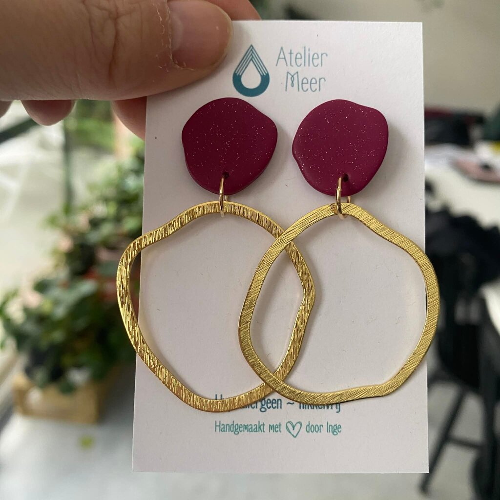 Atelier Meer Atelier Meer: AM - ISLA oorbellen stekers messing  & klei