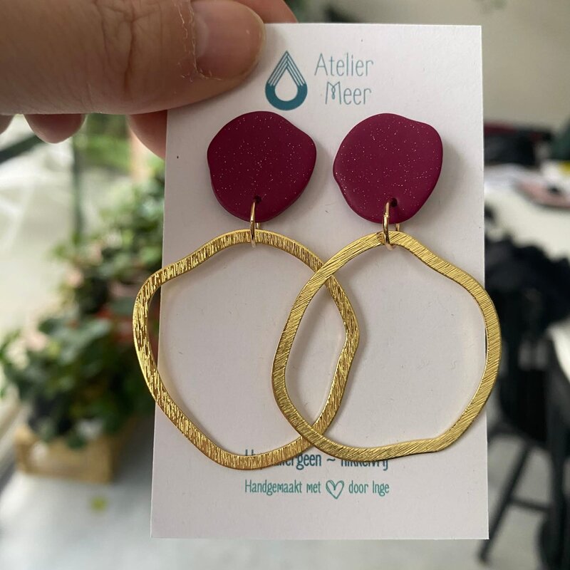 Atelier Meer Atelier Meer: AM - ISLA oorbellen stekers messing  & klei