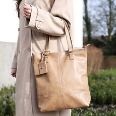 I'm dutch I'm dutch: handtas - schoudertas/shopper Le Mans - camel