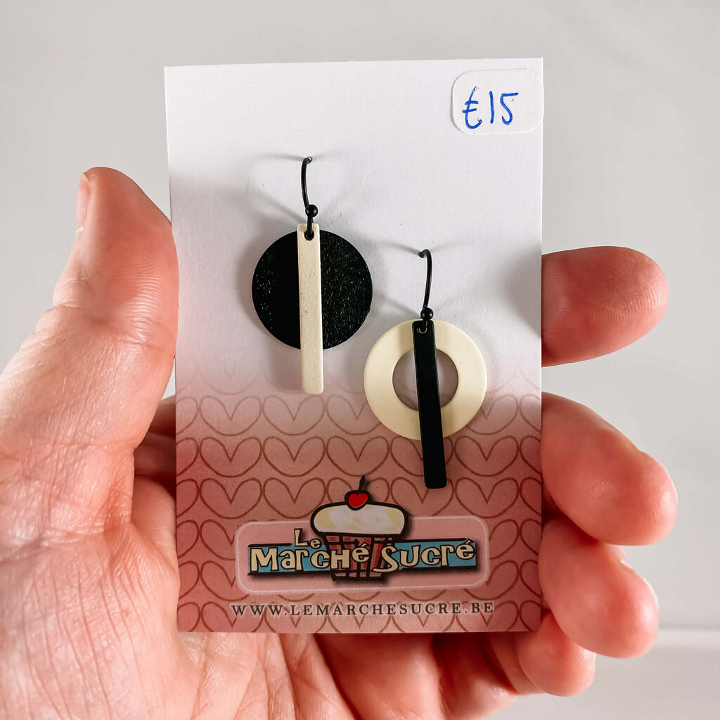 le marché sucré Le marché sucré: oorbellen - ecru en zwart