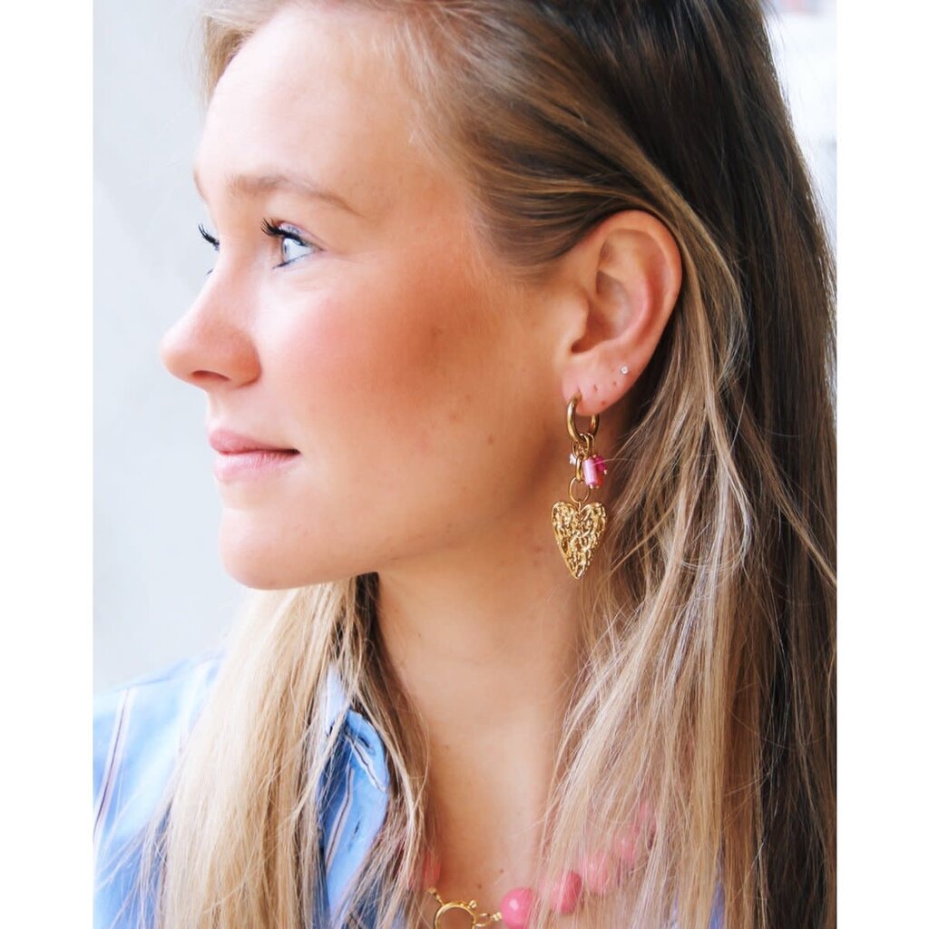 Bazou Bazou: oorbellen - Brede RVS ring met ketting, hart en cluster - roze/oranje