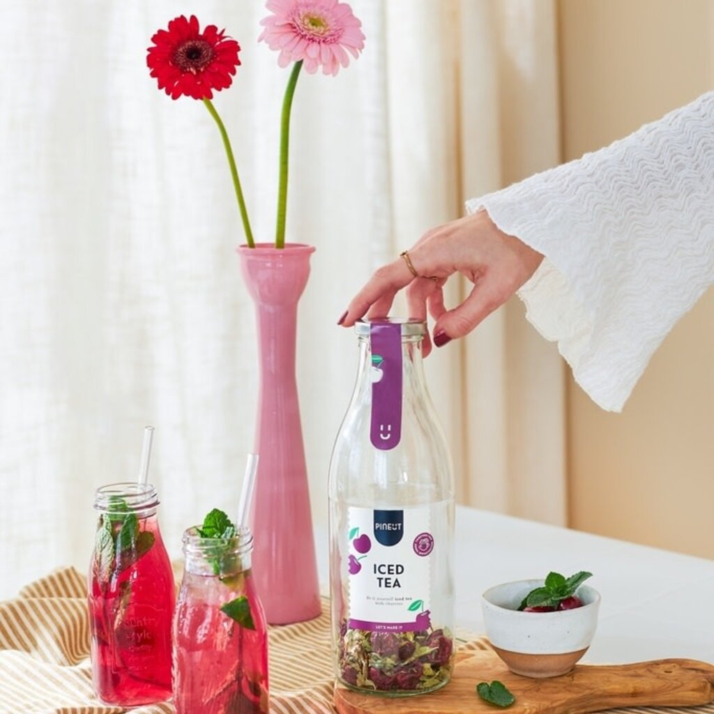 Pineut Pineut:  Zelf ijsthee maken | Iced Tea | Cherry & Verveine | Zomerdrankje