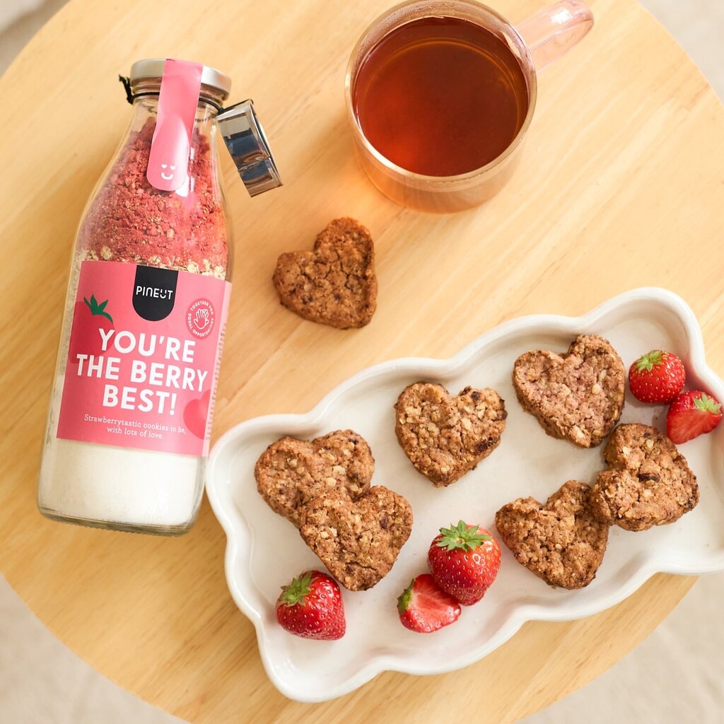 Pineut Pineut: You're the berry best!| Aardbei Cookies met hartvormpje