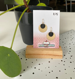 le marché sucré Le marché sucré: oorbellen - goud hangertje + goud + zwart