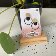 le marché sucré Le marché sucré:  oorbellen - goud + zwart
