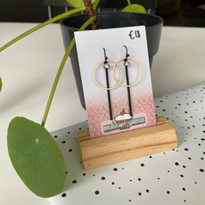 le marché sucré Le marché sucré:  oorbellen - goud + zwart