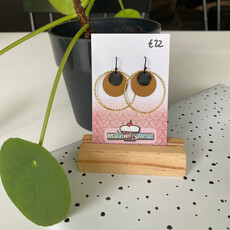 le marché sucré Le marché sucré: oorbellen  - goud + camel en zwart