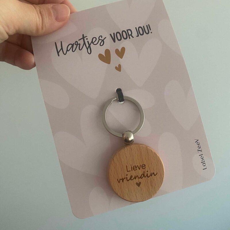 Label ZeeV Label ZeeV: Sleutelhanger + kaart - Lieve vriendin