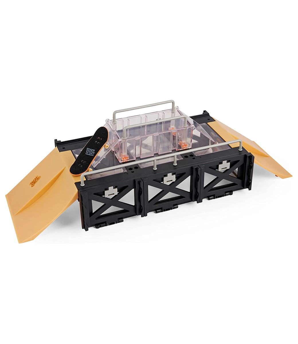 Play and Display Transforming Ramp Set and Carrying Case + Element Fingerboard