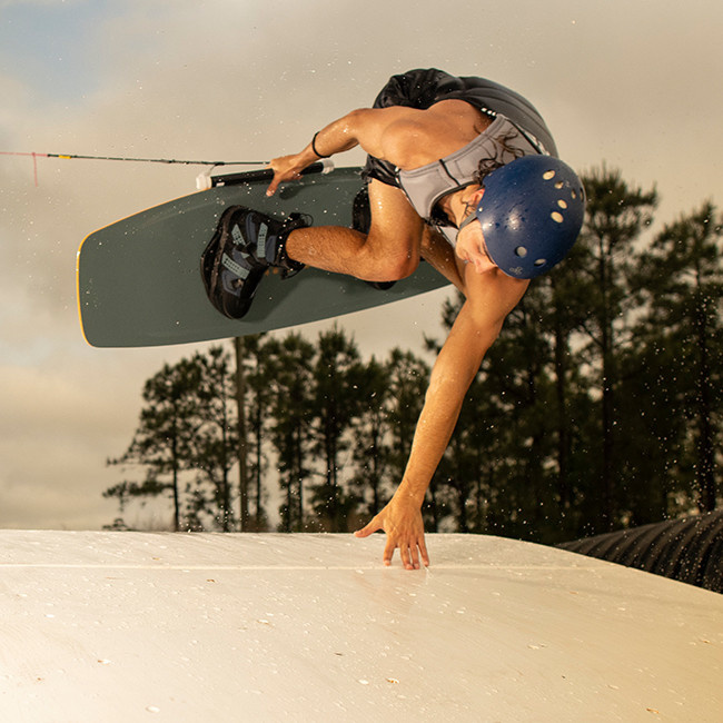 Atmos Wakeboard 2022