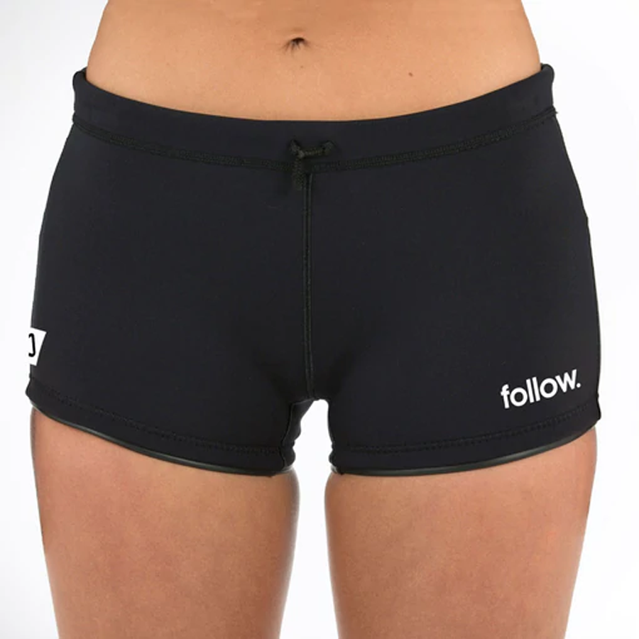 Basics Wetty Shorts Black Wm 2022