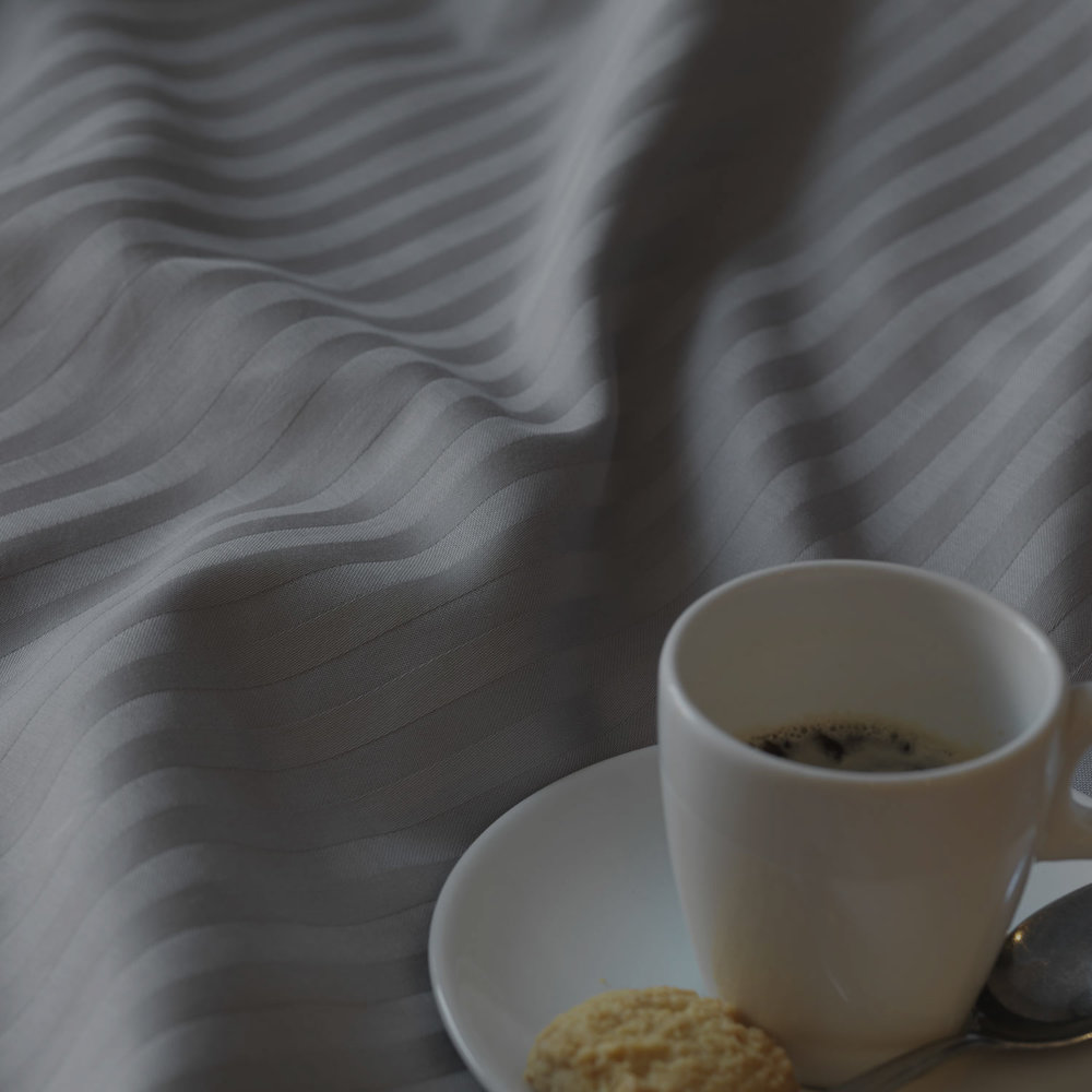 Beau Maison Baumwollsatin Bettbezug Hotel Line Grey