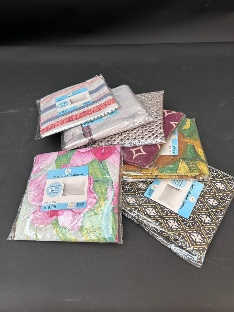 Stock Pillowcase Assorti - 100 pieces Stock Pillowcase Assorti - 100 pieces