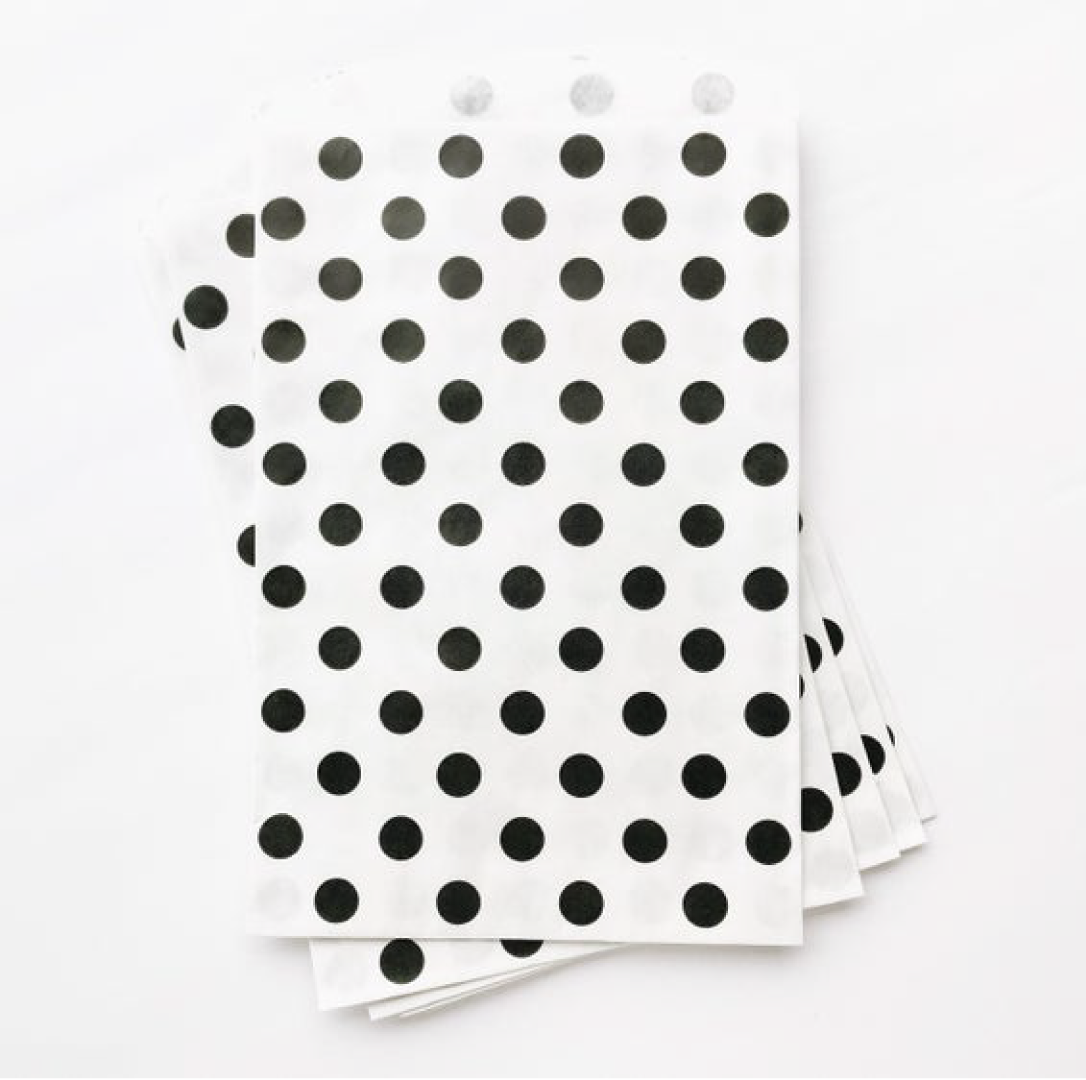Traktatiezakjes zwart polka dot (12st)