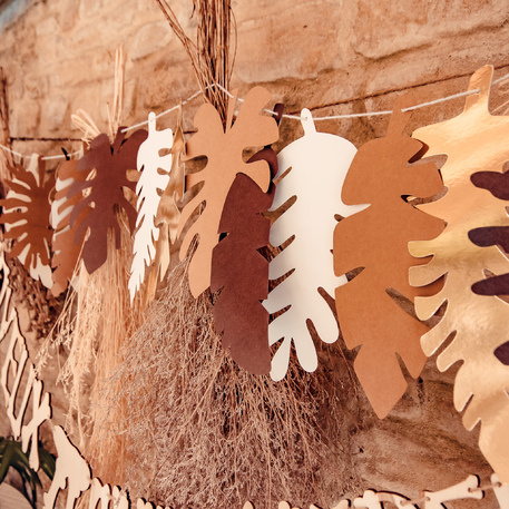 Slinger tropical leaves nude (2M)