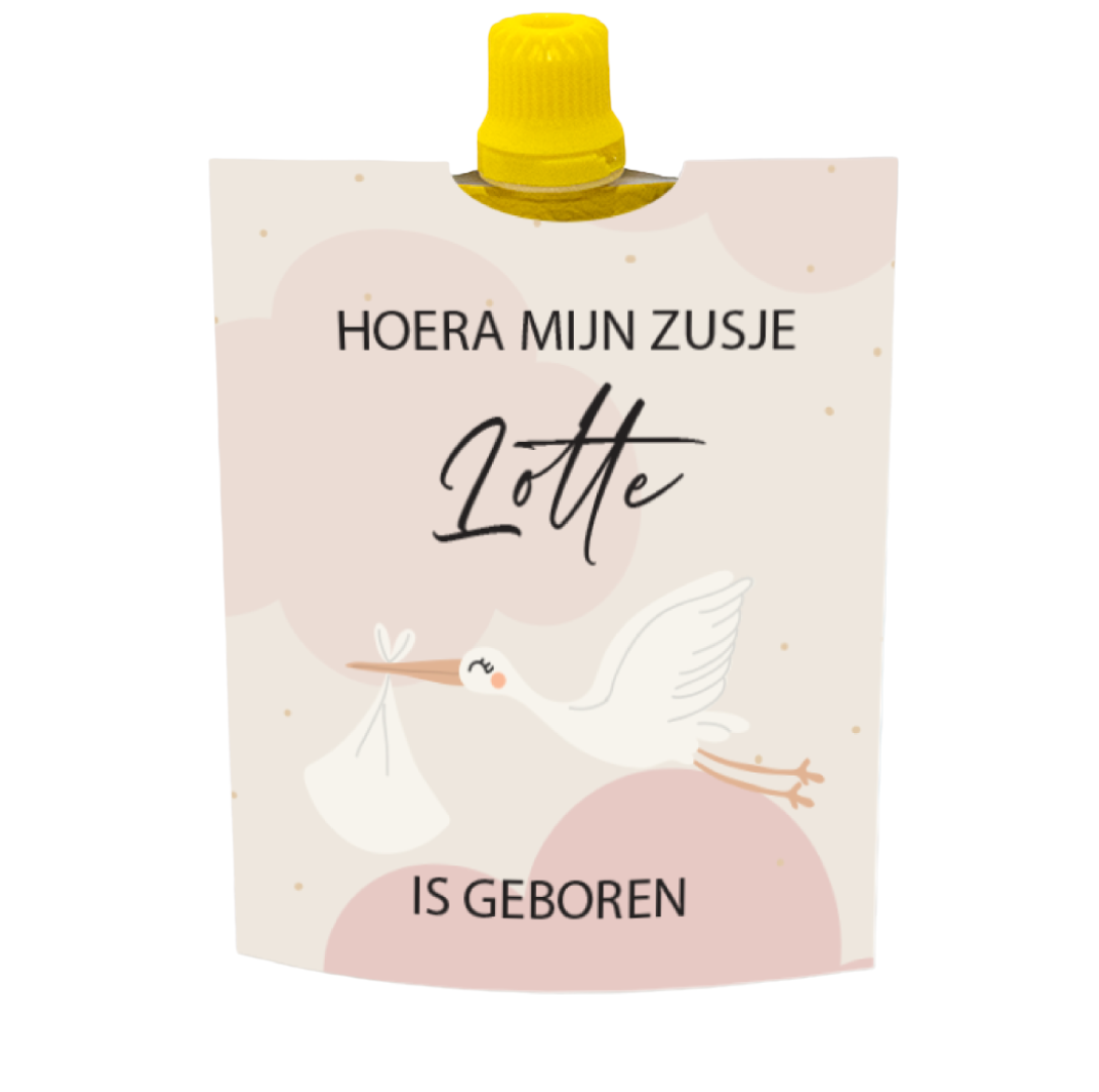 Traktatie knijpfruit wikkel hoera een zusje