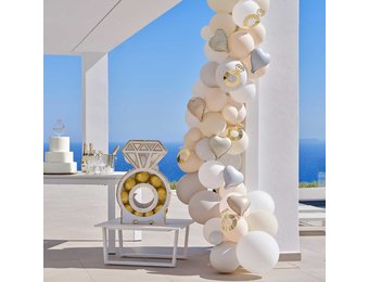 Ballonnenboog Engaged Party Ginger Ray