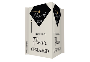 Raambord Geslaagd XL Afstudeerhoedje met naam