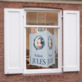 Geboortebord met naam, beertje op de maan in blauw, dubbelzijdig geboorte raambord, gepersonaliseerd