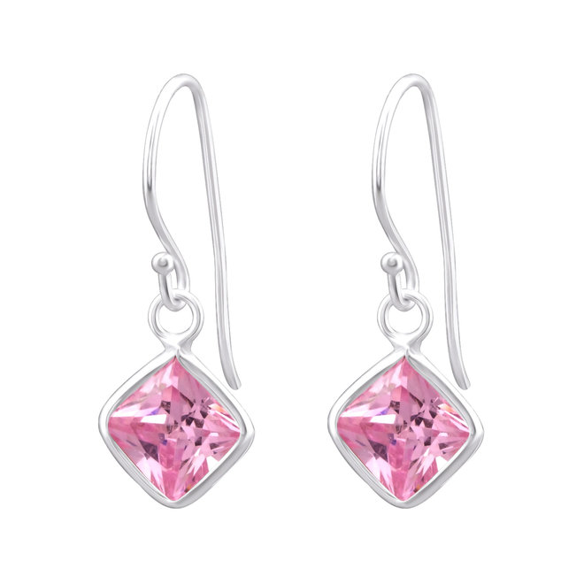 Zilveren oorbellen: hangers met roze kristal