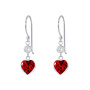 Zilveren oorbellen: hangers met kristal en rood hartje