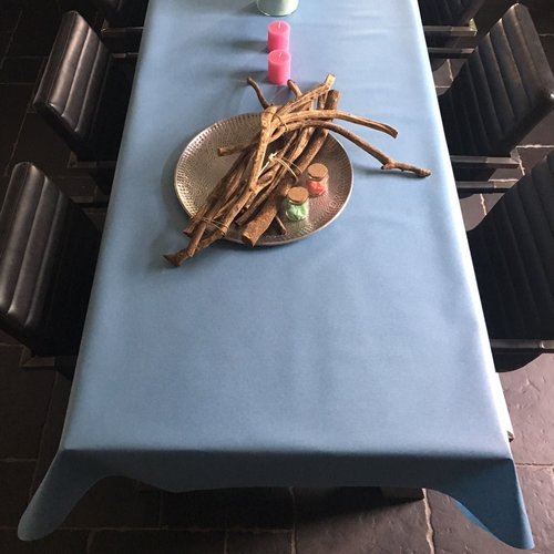 Gecoat tafellinnen - licht blauw 160cm breed