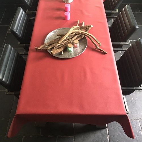 Beschichtete Tischdecke – bordeauxrot, 180 cm breit