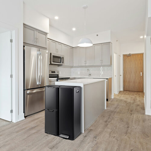 Poubelle Tobey 60litre Séparation des déchets 3 compartiments (13x17x30L) Noir