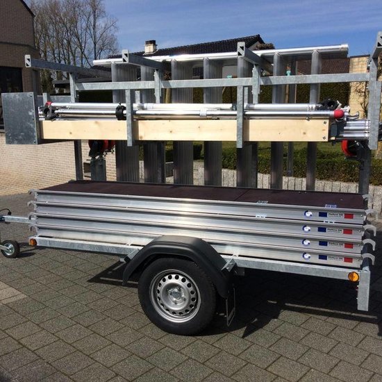 Euroscaffold Echafaudage roulant 135 x 305  x 14 m + remorque