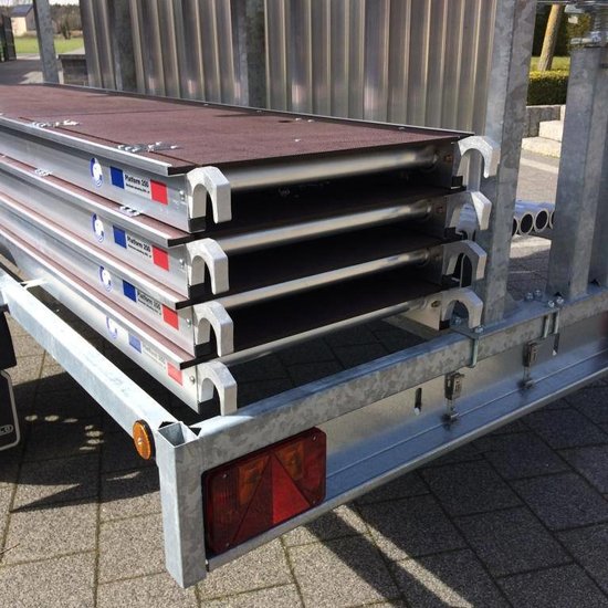 Euroscaffold Echafaudage roulant 135 x 305  x 14 m + remorque