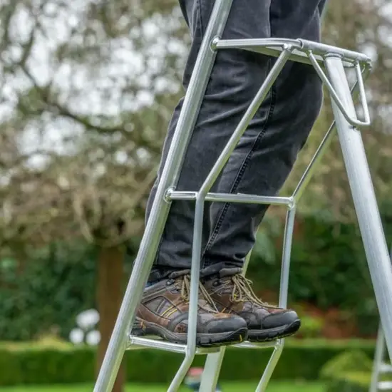 Hendon tripod ladders Vultur driepootladder 180 cm met platform en 1 verstelbaar been