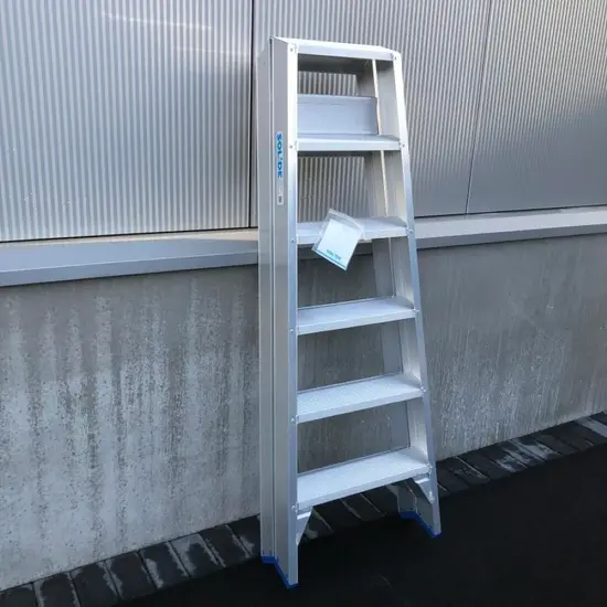 Solide Solide double-sided step ladder 2x6 tread DT6