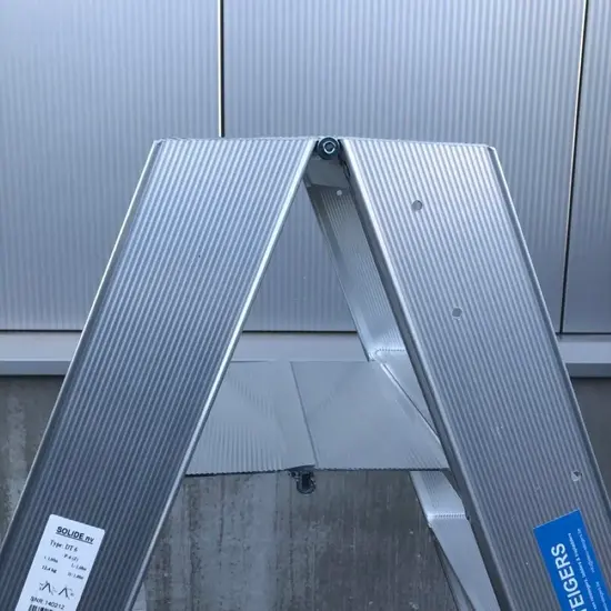 Solide Solide double-sided step ladder 2x6 tread DT6