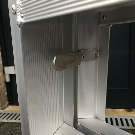 Solide Solide double-sided step ladder 2x8 tread DT8