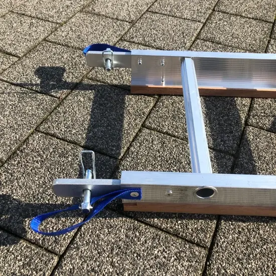 Solide Solide échelle de couvreur kit 7 m