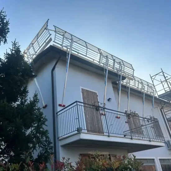 Euroscaffold SGS Edge fall protection sloping roof 18 meters