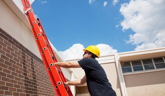 Setting up a ladder safely in 5 steps