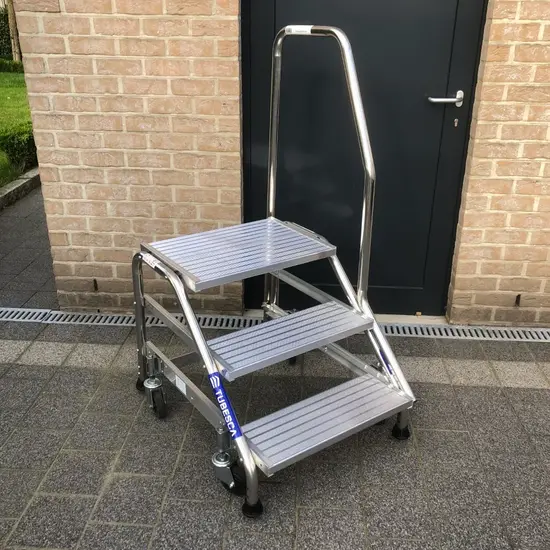 Tubesca - Comabi Tubesca Modul Industrial Platform Ladder 3 Steps | Aluminium Work Platform