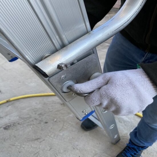 Solide Solide plateforme d’accès de chantier 10 à 18 marches EAD1018