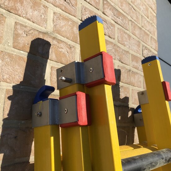 Staltor Staltor fiberglass ladder 3x8 rungs T3G08 OB