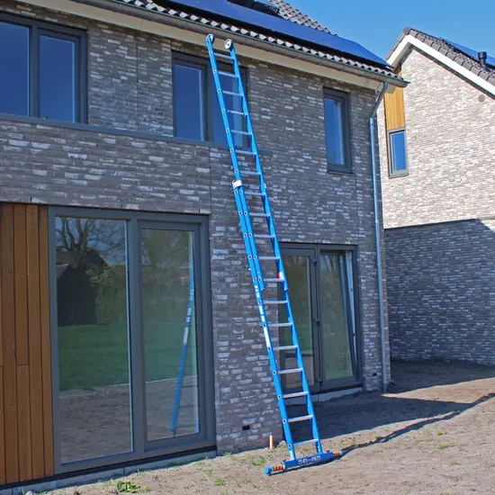 ASC ASC XD extension ladder with stabiliser 2x16 rungs