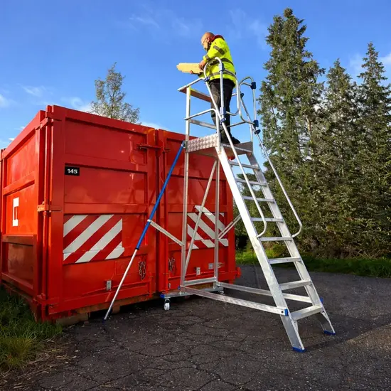 Solide Escalier de rayonnage Solide 7 marches MBT07